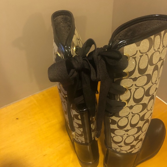 They are big on me . - Picture 5 of 6